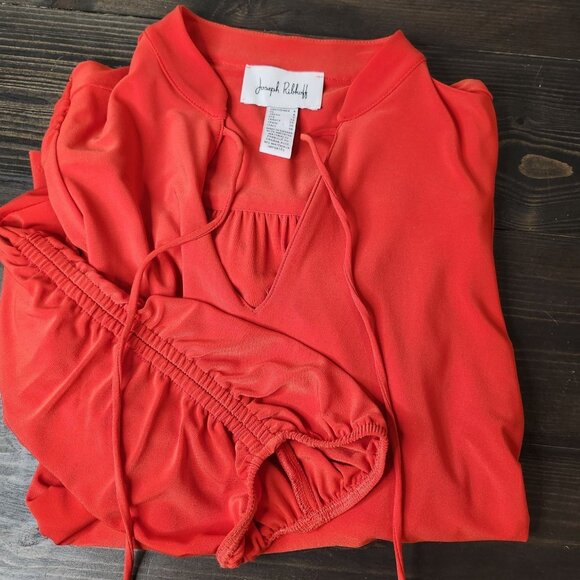 Joseph Ribkoff  Boxy Top Red‎  with Long Ruched Sleeves Size 4 - Picture 5 of 8